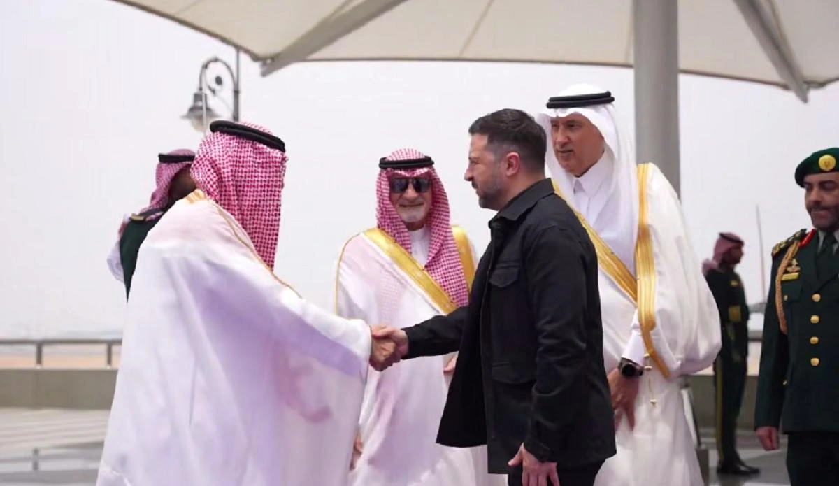 Зеленський прибув до Саудівської Аравії (відео)